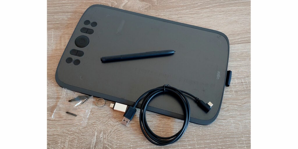 Unpacking The Ugee M908 Drawing Tablet