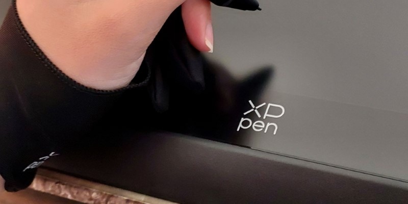 Ergonomic Wrist Rest For A Comfortable Drawing Experience on the xp pen artist 22 plus