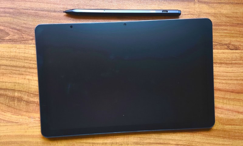 the ugee ut2 on a wooden table