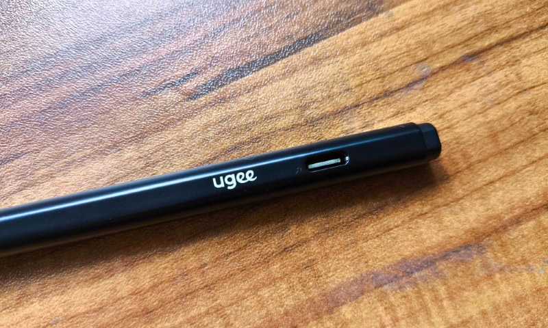 the back of the ugee stylus where you connect it to recharge the pen